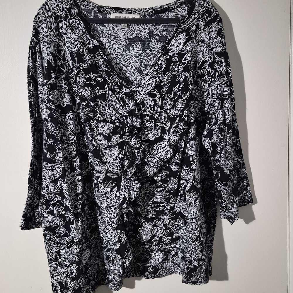 Jones New York Black and White Floral Blouse
